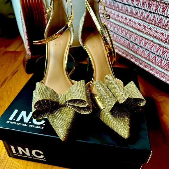INC Gold Heeled Sandal Size 10 - Picture 2 of 6